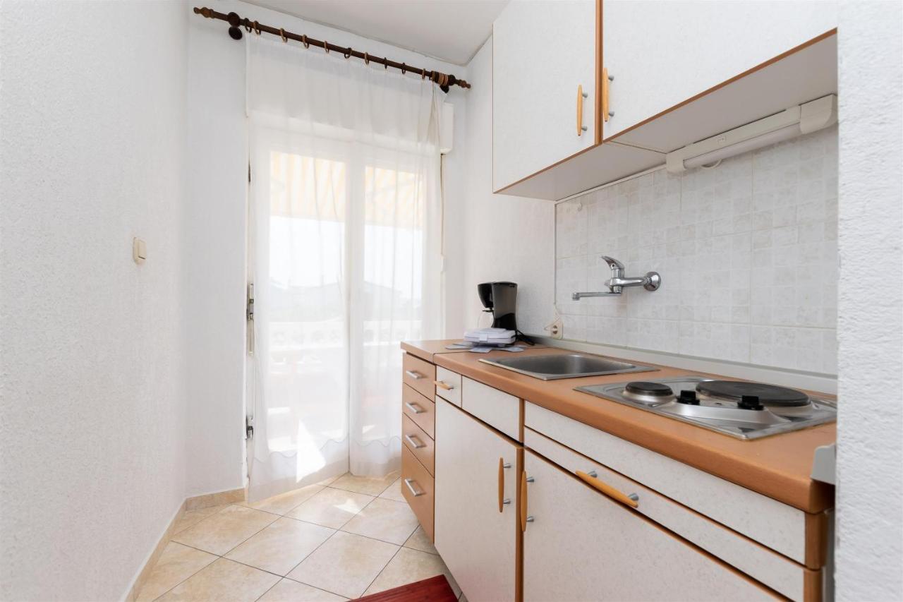 Apartments Biserka Barbat na Rabu Екстер'єр фото