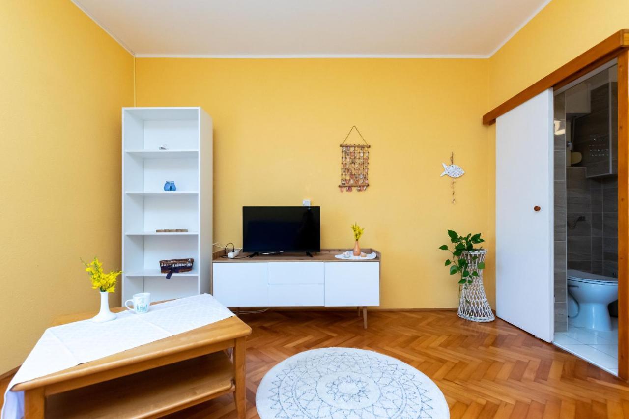 Apartments Biserka Barbat na Rabu Екстер'єр фото
