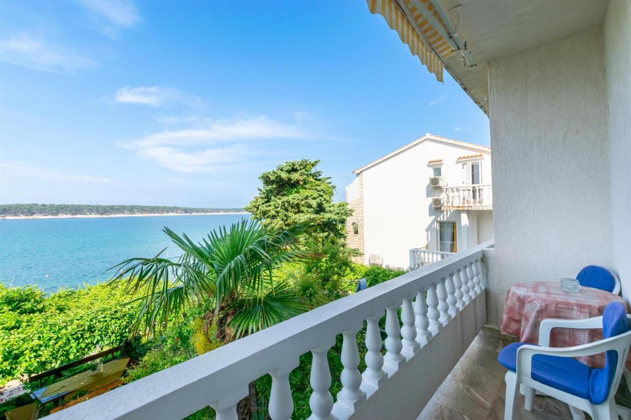 Apartments Biserka Barbat na Rabu Екстер'єр фото