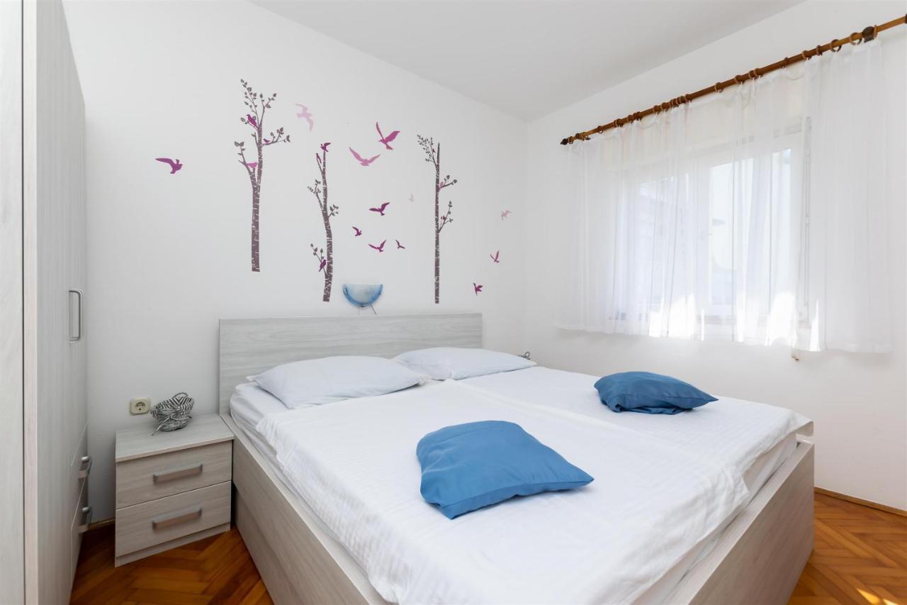 Apartments Biserka Barbat na Rabu Екстер'єр фото