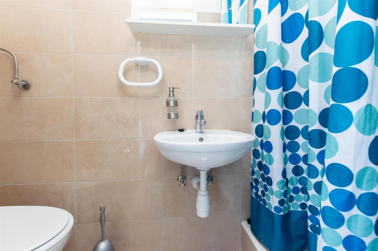 Apartments Biserka Barbat na Rabu Екстер'єр фото