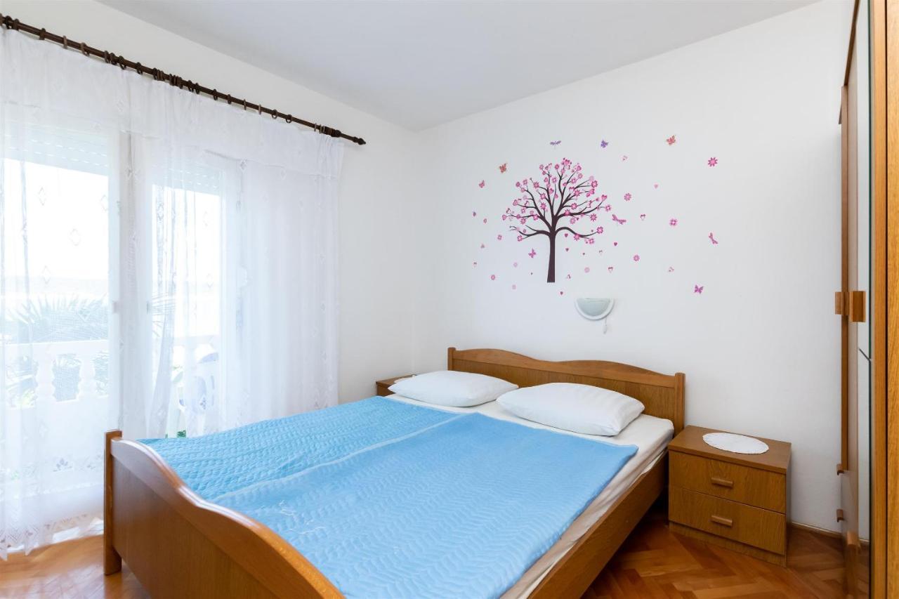 Apartments Biserka Barbat na Rabu Екстер'єр фото