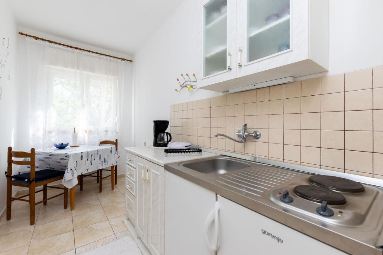 Apartments Biserka Barbat na Rabu Екстер'єр фото