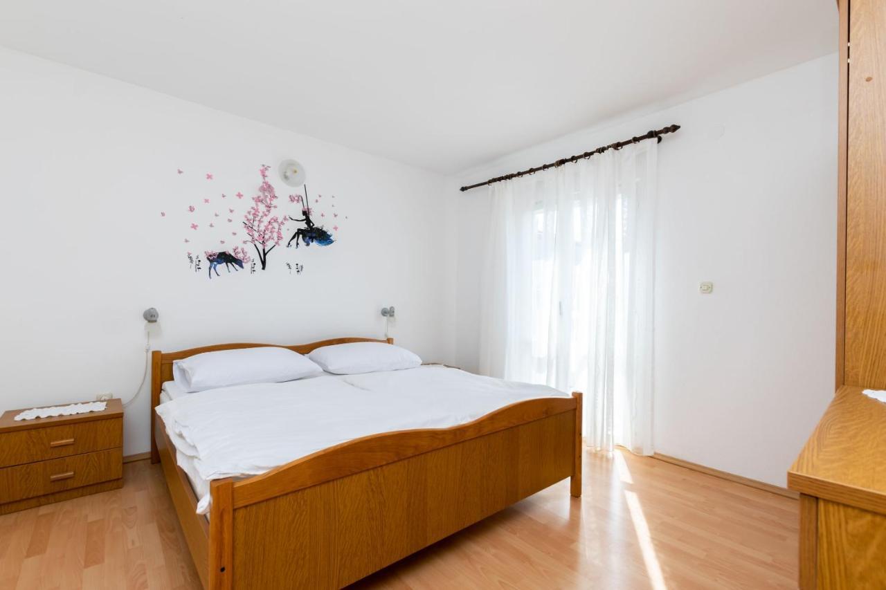 Apartments Biserka Barbat na Rabu Екстер'єр фото