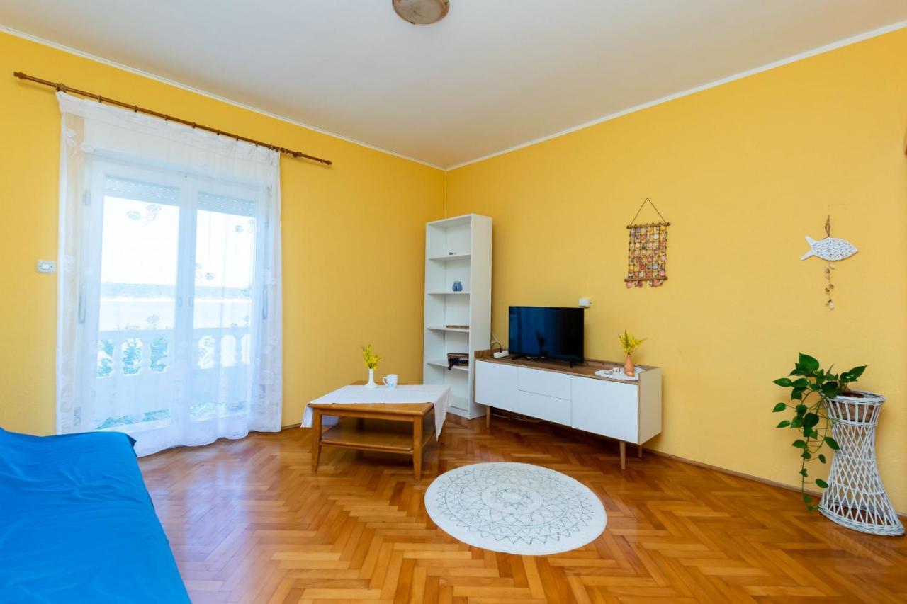 Apartments Biserka Barbat na Rabu Екстер'єр фото