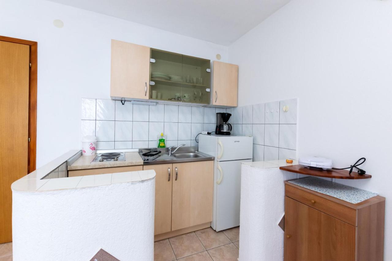 Apartments Biserka Barbat na Rabu Екстер'єр фото